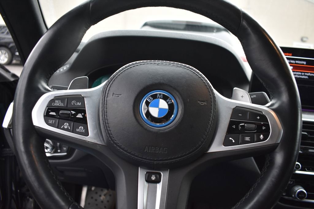 Used 2023 BMW 530e xDrive w/ Executive Package image 14