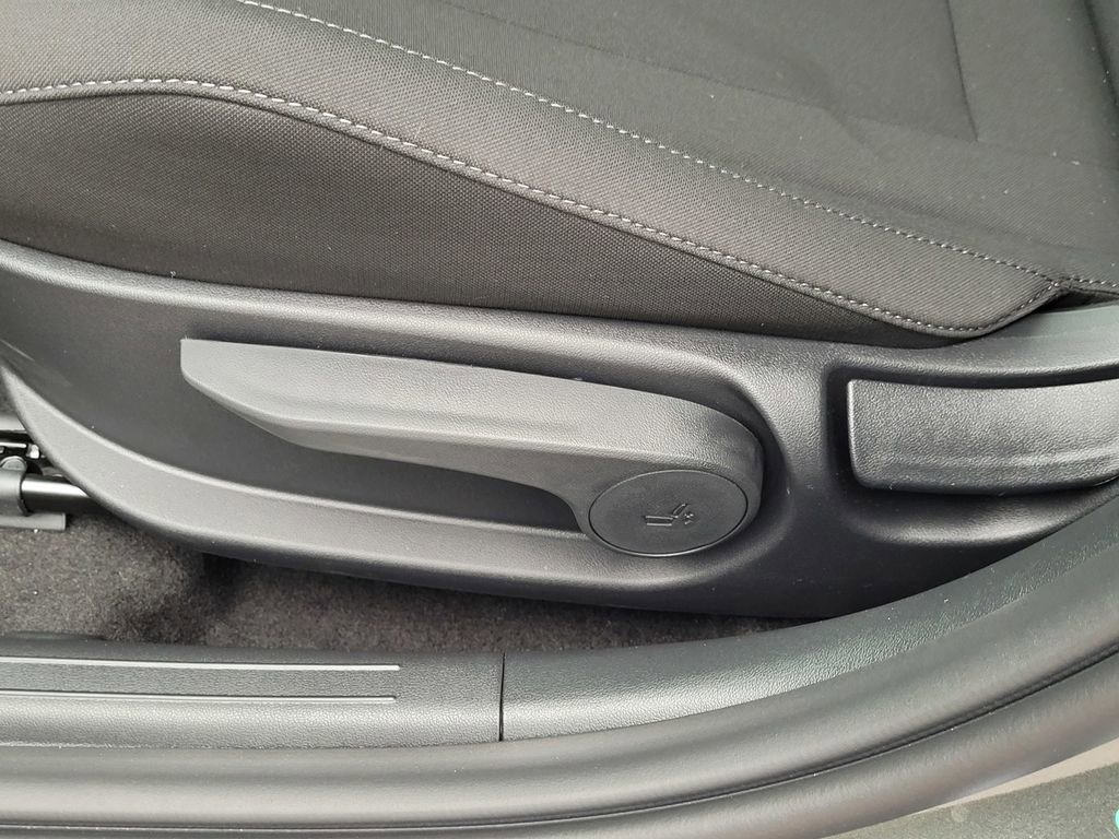 New 2026 Hyundai Elantra Sport image 12