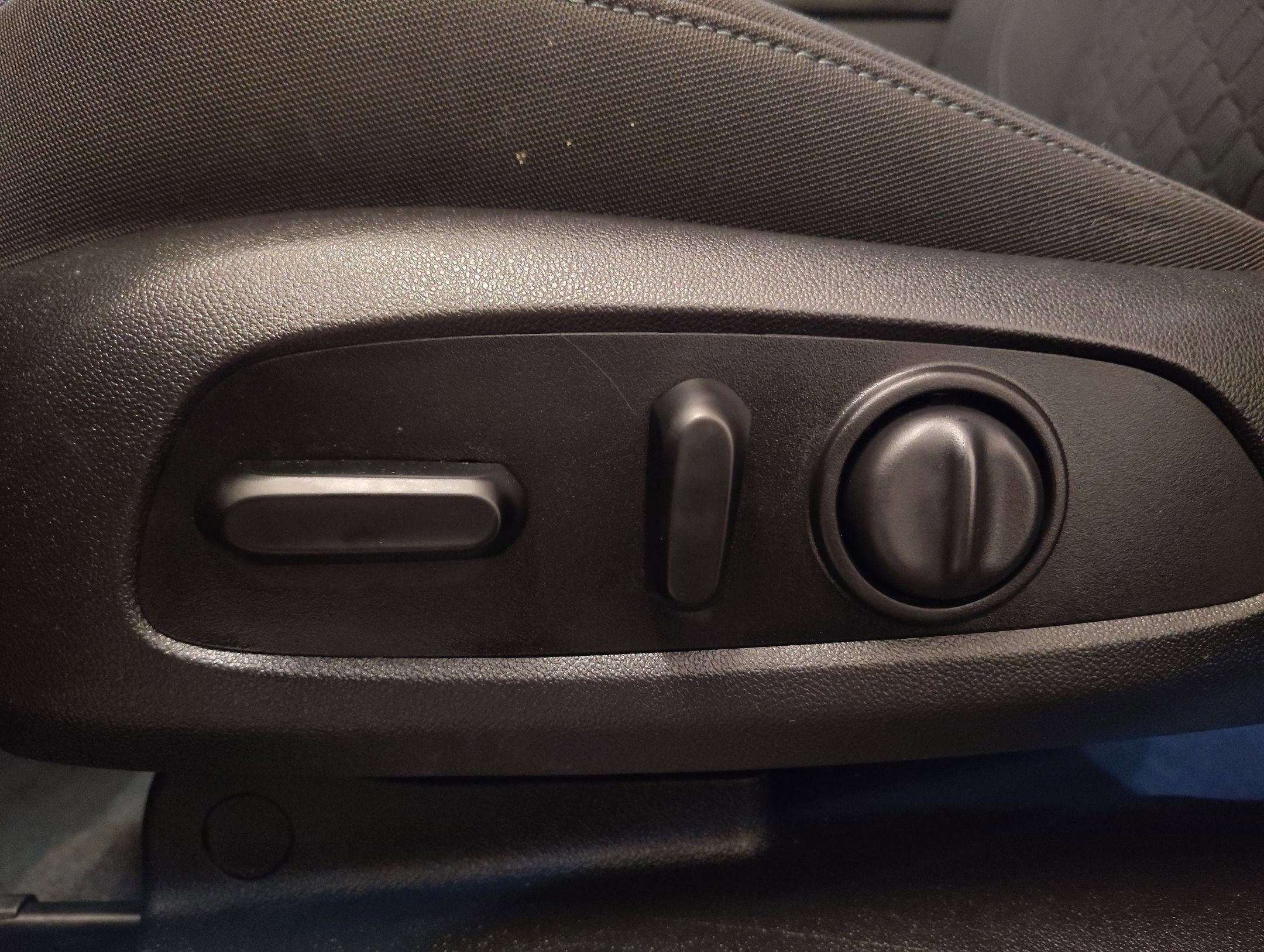 Used 2020 Chevrolet Blazer LT image 14