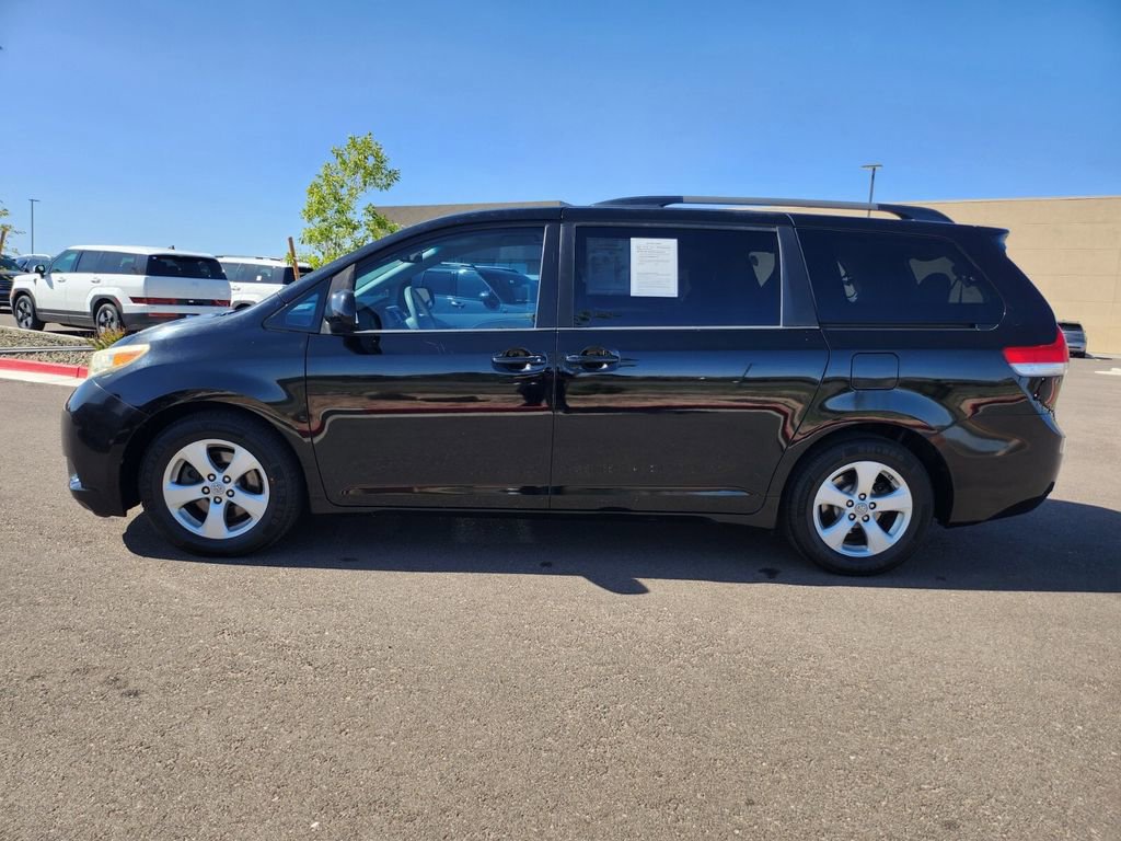 Used 2012 Toyota Sienna LE w/ Towing Pkg FWD image 7