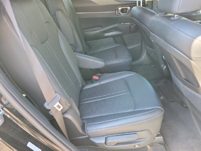 Used 2025 Kia Sorento EX AWD/4WD image 23