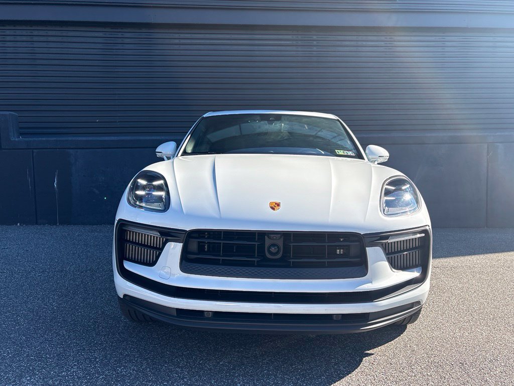 Certified 2023 Porsche Macan S AWD/4WD image 13