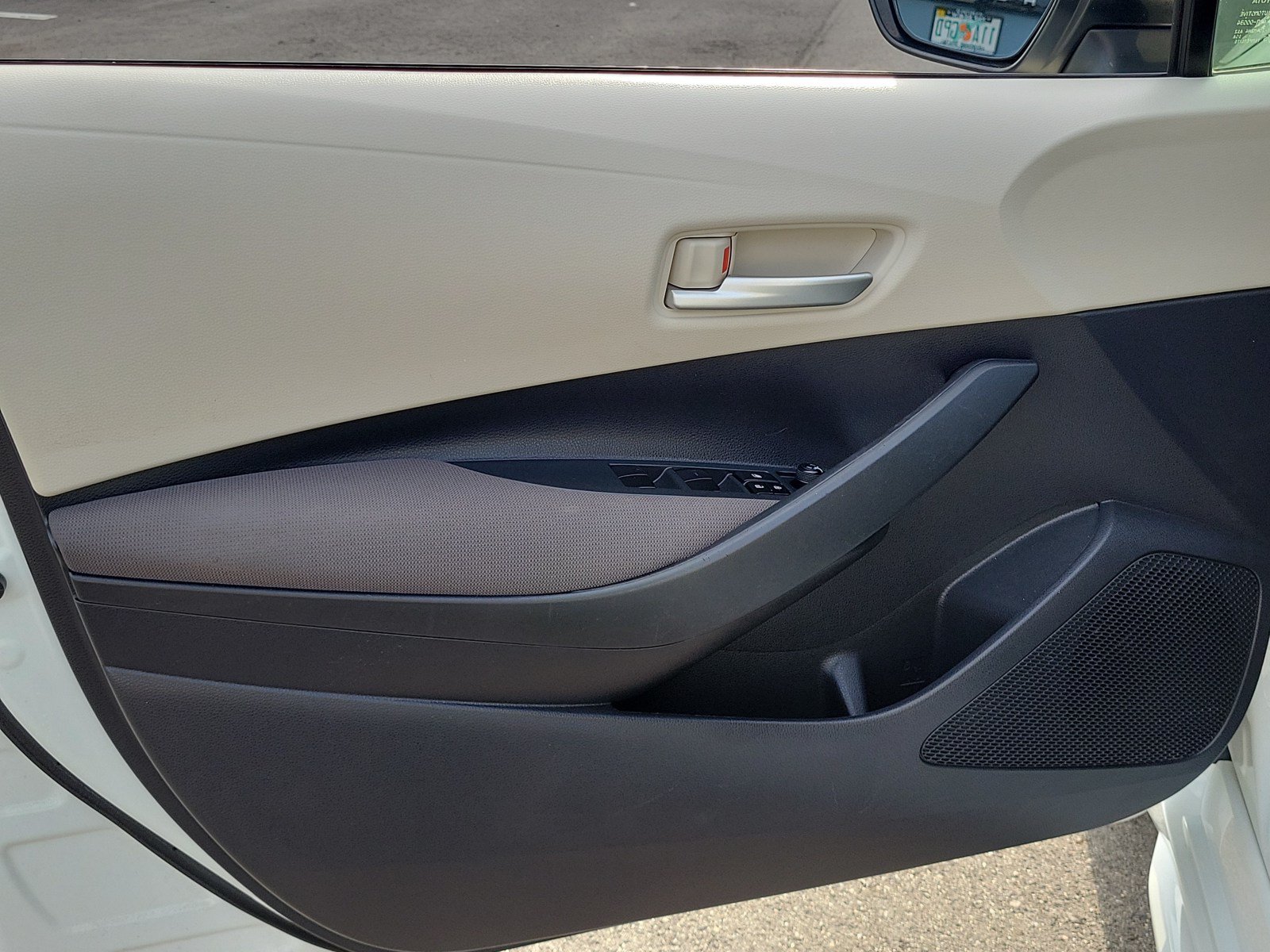Used 2021 Toyota Corolla LE FWD image 13