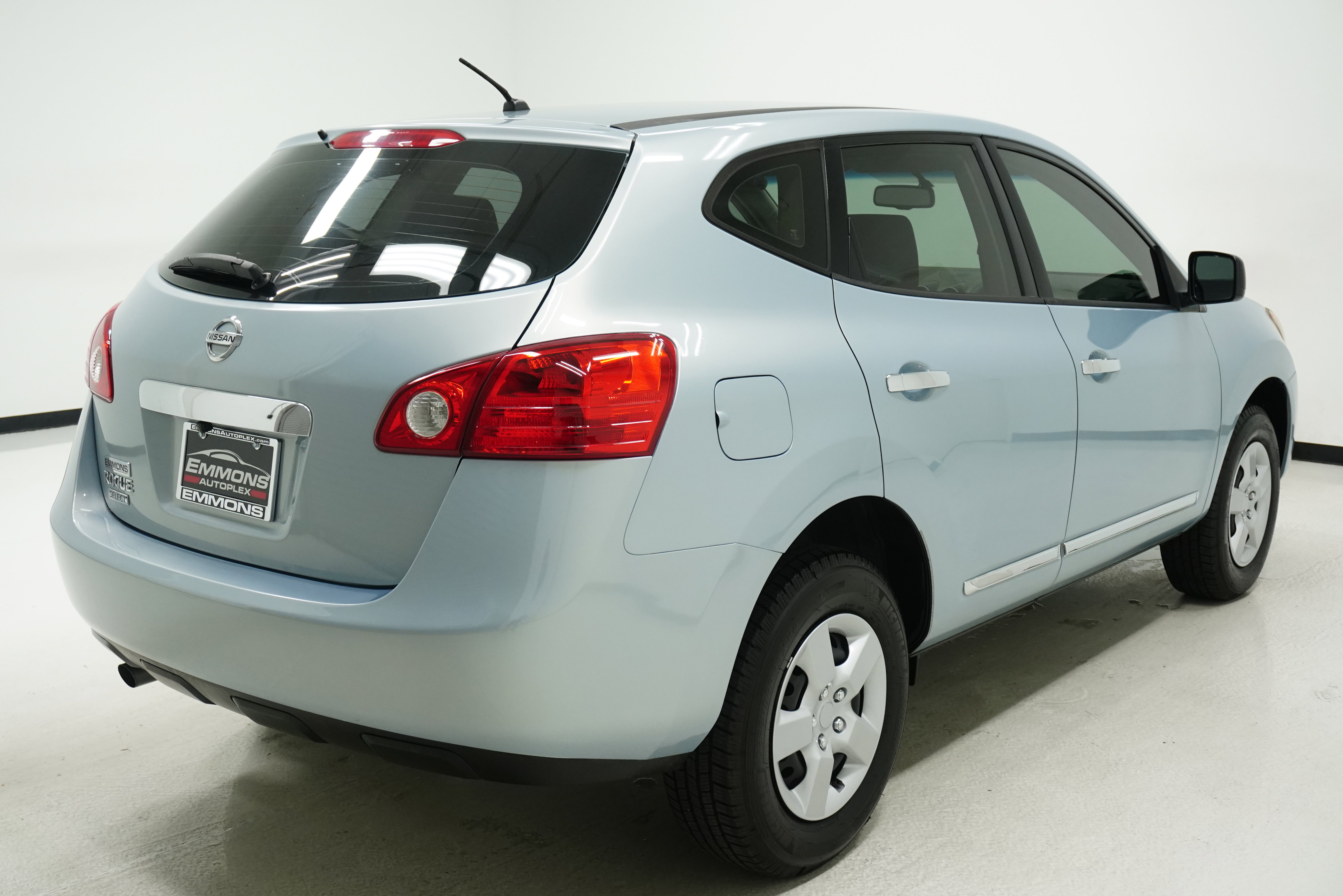 Used 2014 Nissan Rogue S image 4