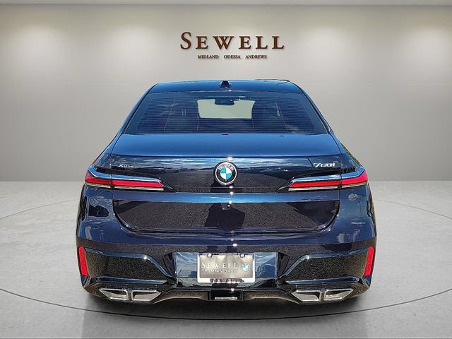 Used 2026 BMW 760i xDrive AWD/4WD image 4