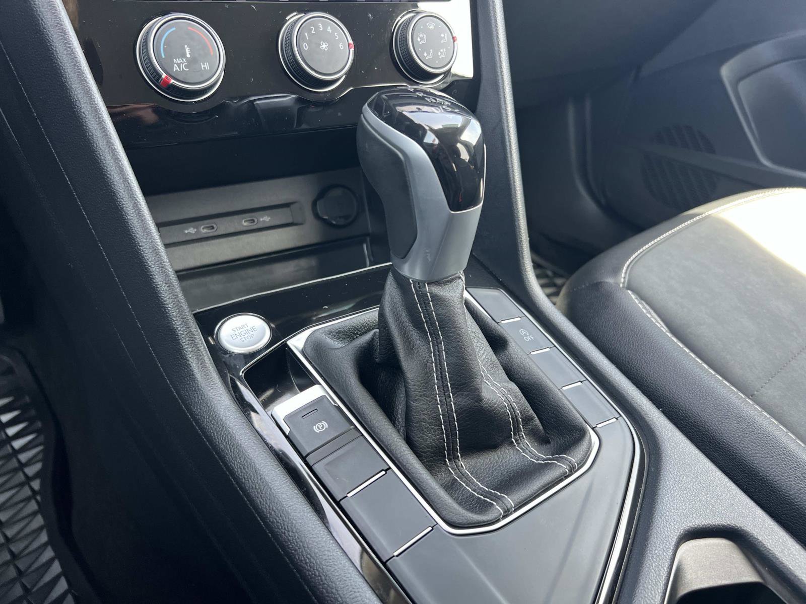 Certified 2023 Volkswagen Taos SE w/ Black Wheel Package image 16