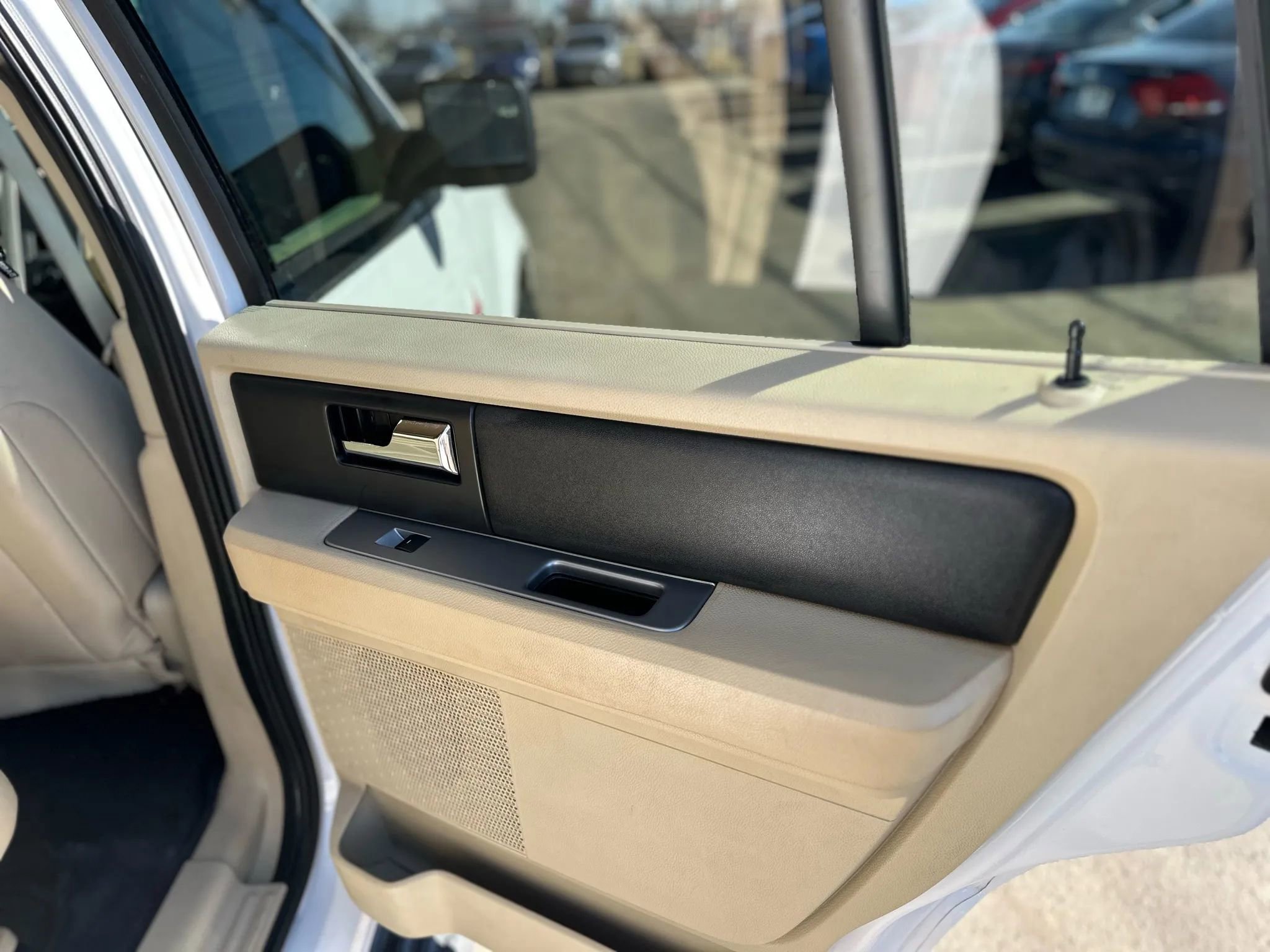 Used 2015 Ford Expedition XL image 22