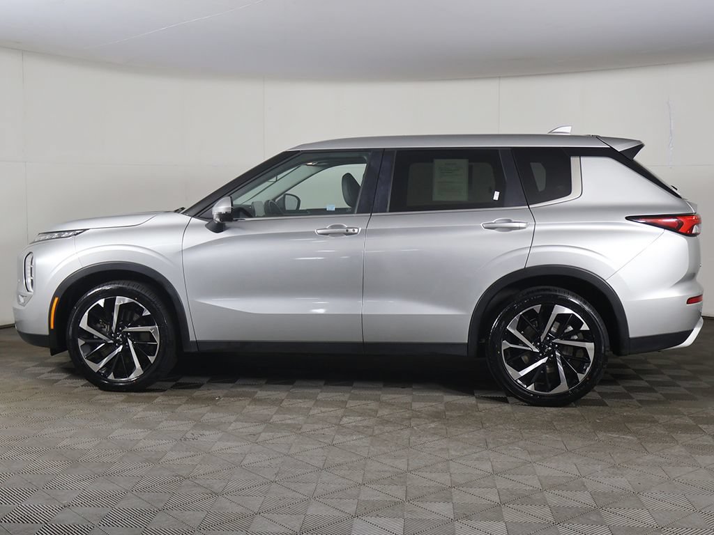 Used 2024 Mitsubishi Outlander SE FWD image 16