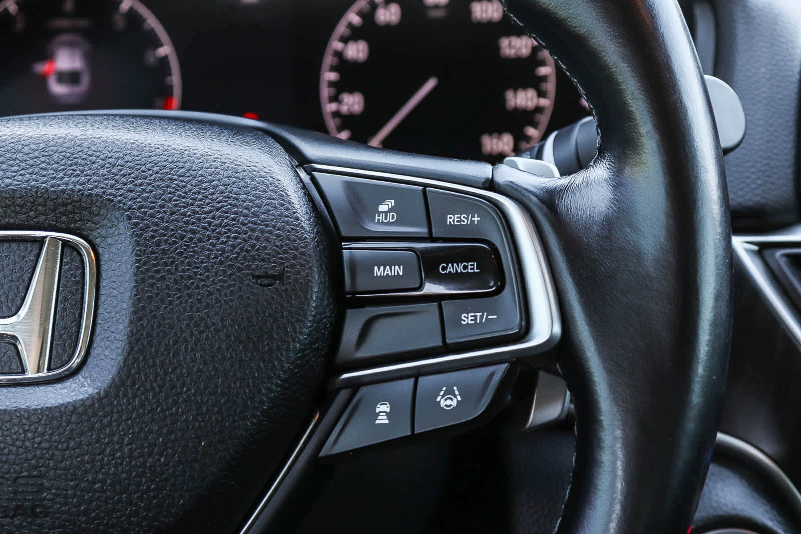 Used 2018 Honda Accord Touring image 19