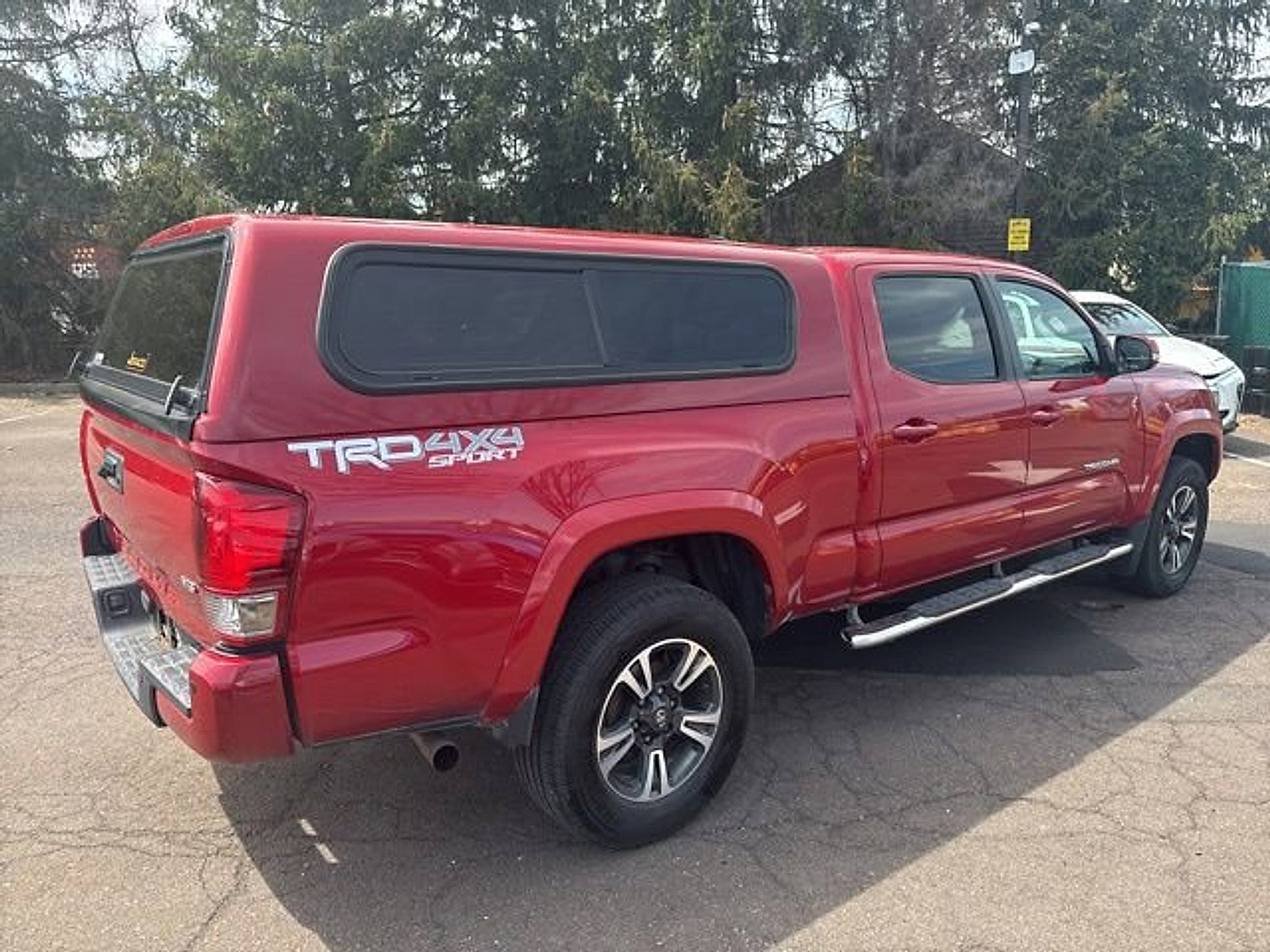 Used 2017 Toyota Tacoma TRD Sport image 10