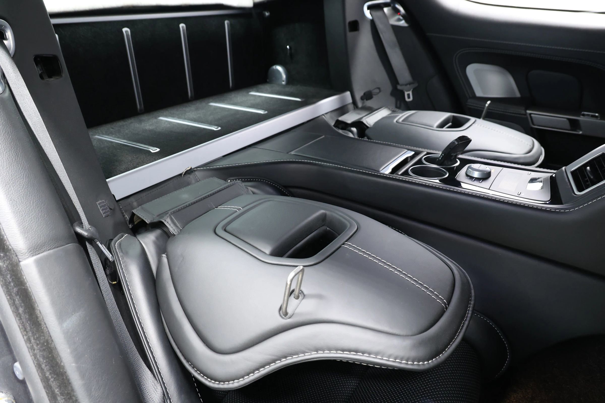Used 2015 Aston Martin Rapide S image 64