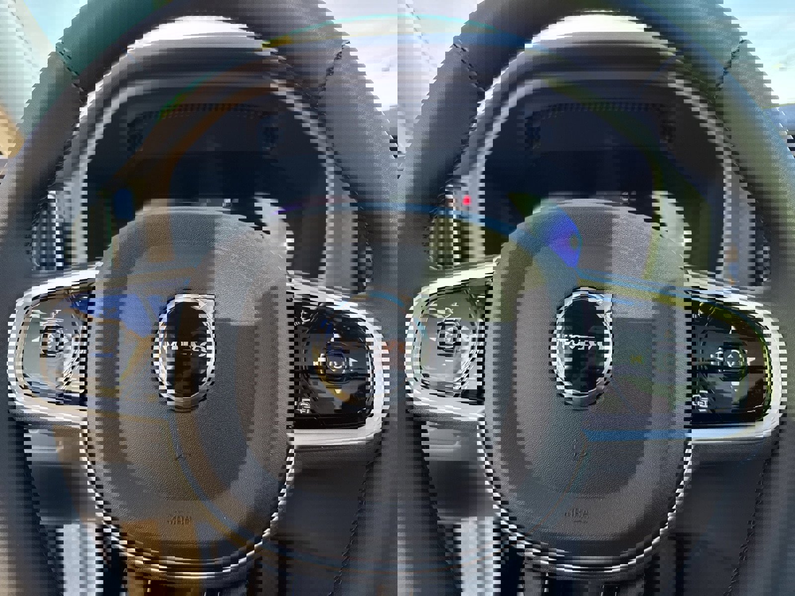 New 2026 Volvo XC60 B5 Plus w/ Protection Package Premier image 25