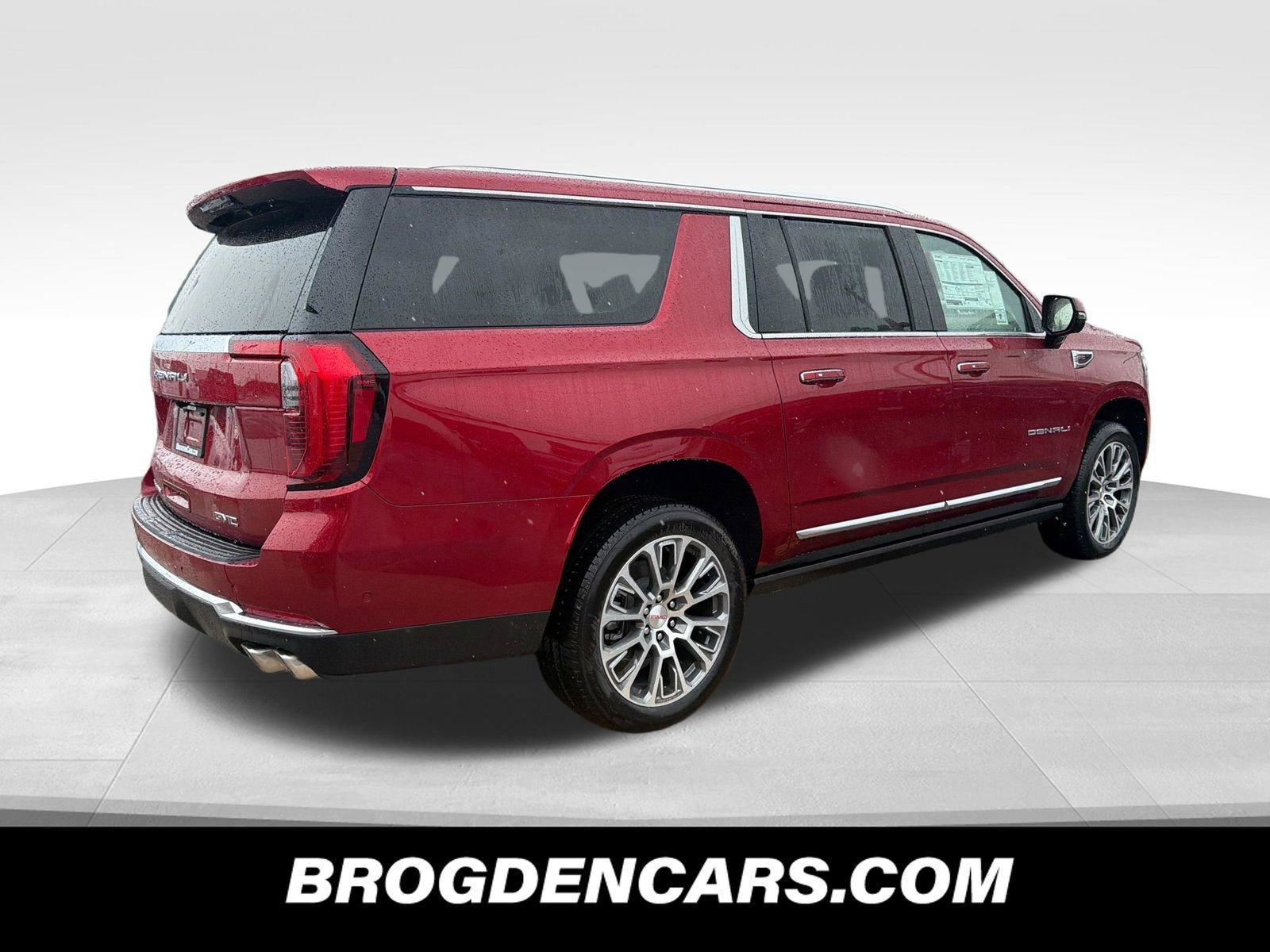 New 2026 GMC Yukon XL Denali w/ Sun & Power Step Package AWD/4WD image 3