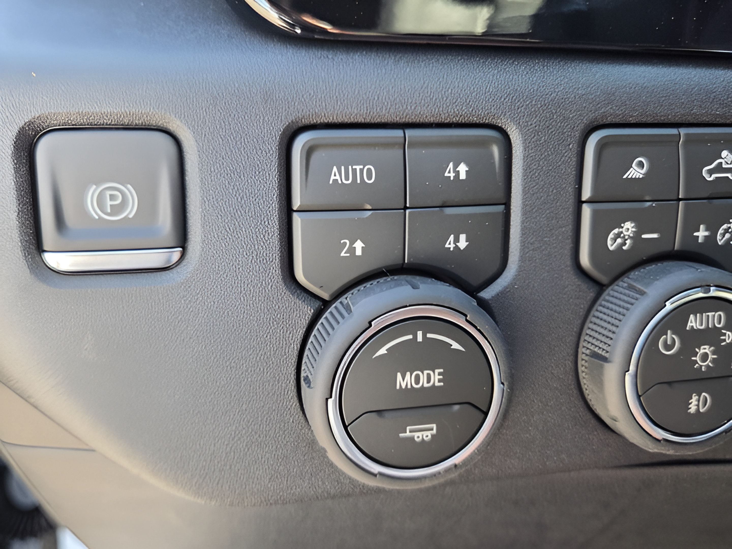 New 2026 Chevrolet Silverado 1500 High Country w/ Technology Package AWD/4WD image 28