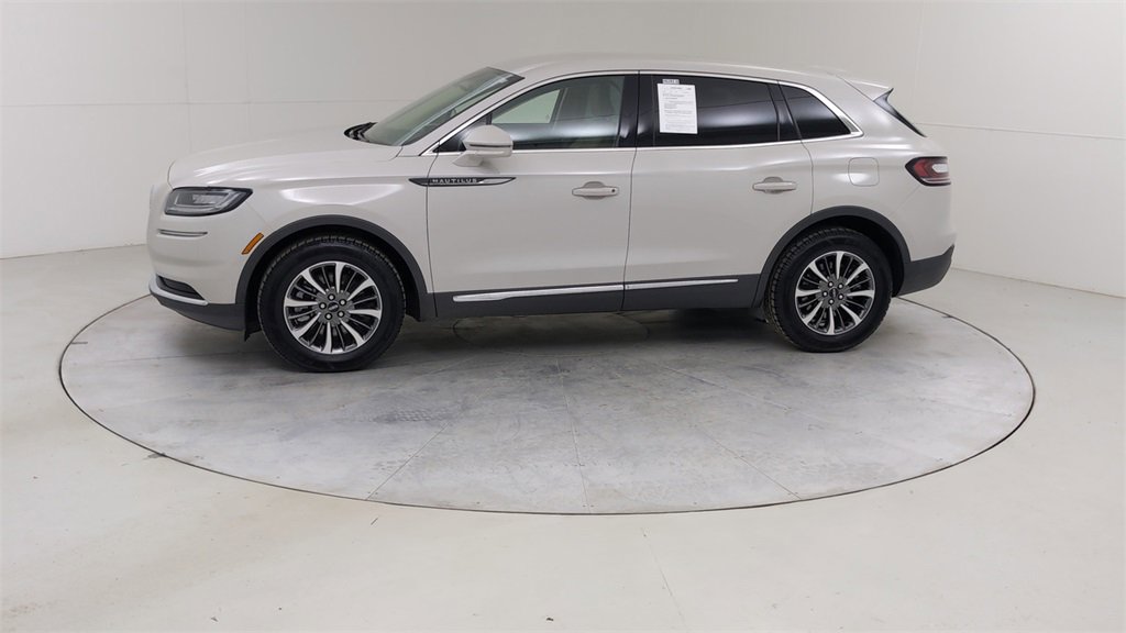 Used 2023 Lincoln Nautilus AWD w/ Premium Package image 18
