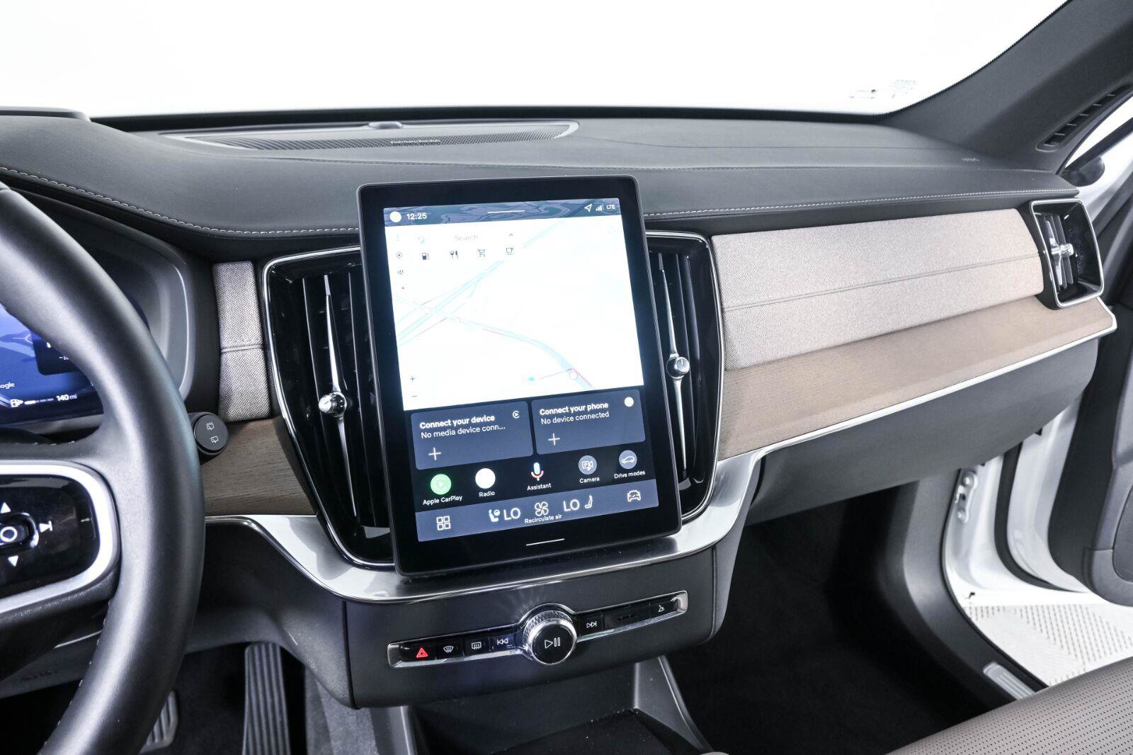 Certified 2026 Volvo XC90 B6 Ultra AWD/4WD image 13