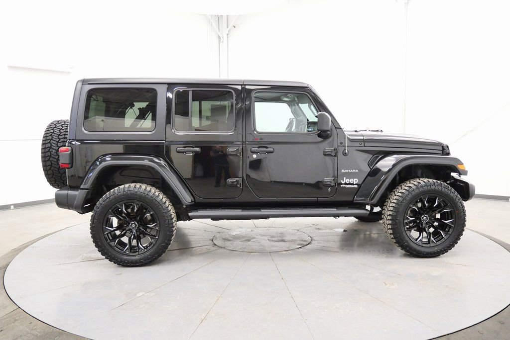 Used 2020 Jeep Wrangler Unlimited Sahara w/ Dual Top Group image 8