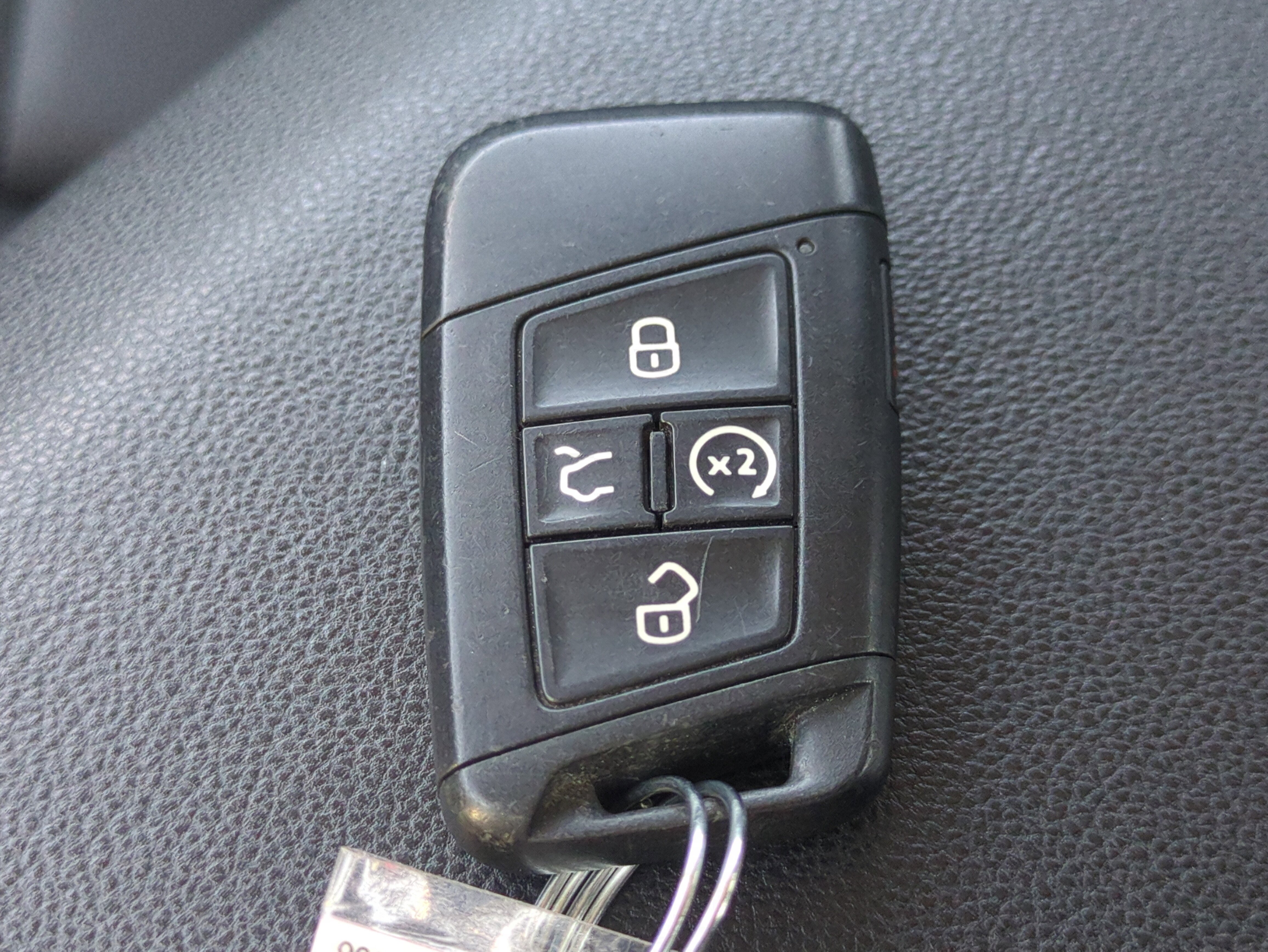 Used 2024 Volkswagen Jetta SE image 29