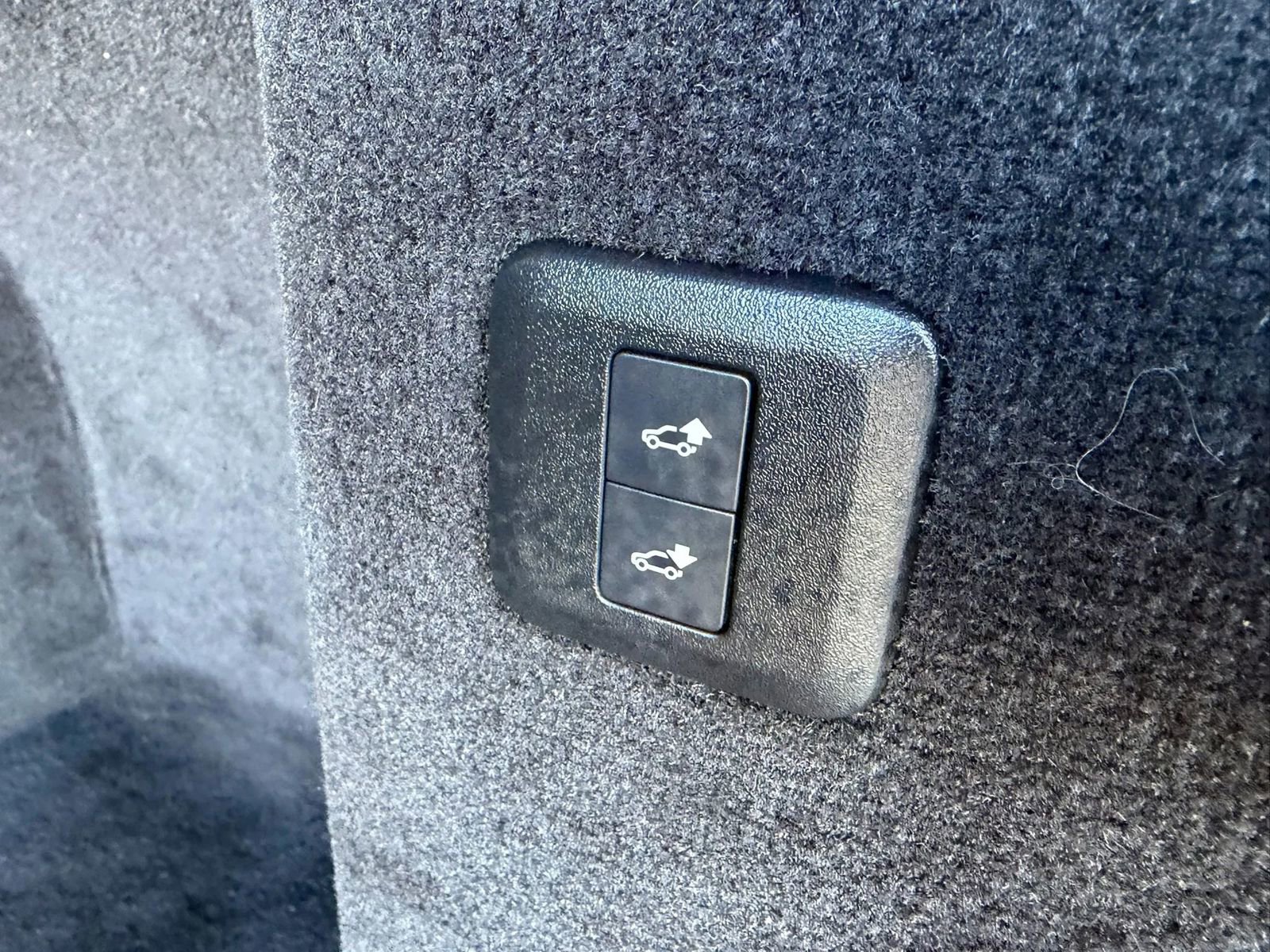 Used 2021 Land Rover Range Rover Sport HSE Silver Edition image 19