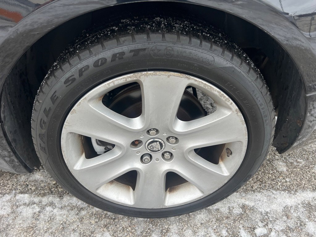 Used 2010 Jaguar XF Luxury image 18