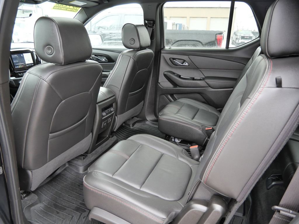 Used 2023 Chevrolet Traverse RS image 27