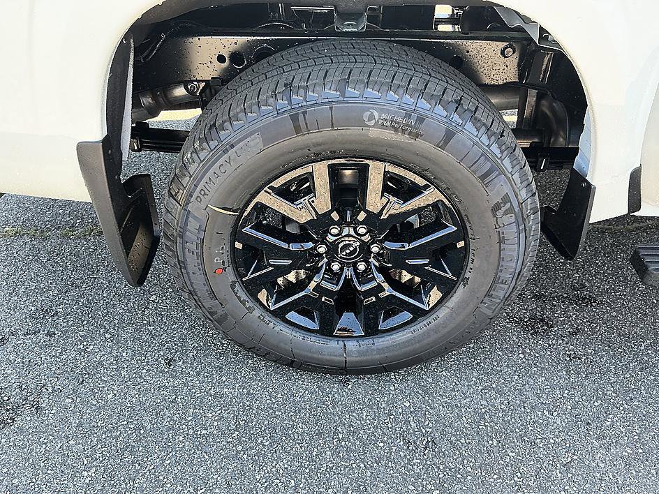 New 2026 Nissan Frontier SV image 9