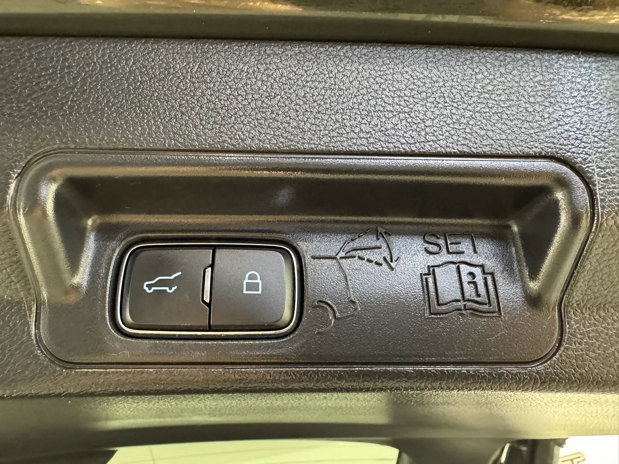 Used 2022 Ford Explorer ST-Line AWD/4WD image 28