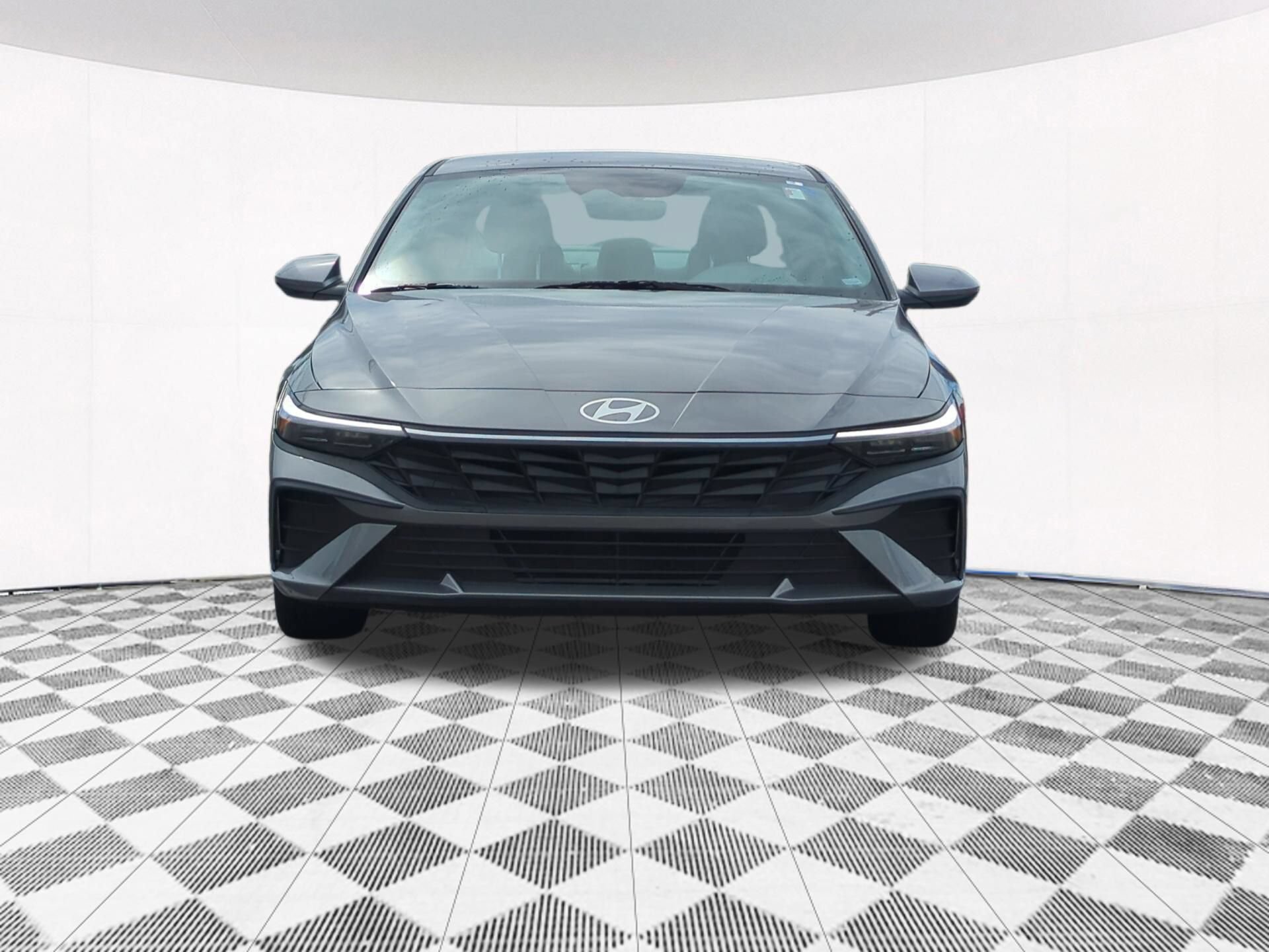 Used 2024 Hyundai Elantra SEL FWD image 8