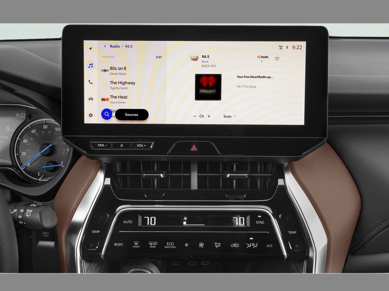 Used 2023 Toyota Venza XLE AWD/4WD image 38