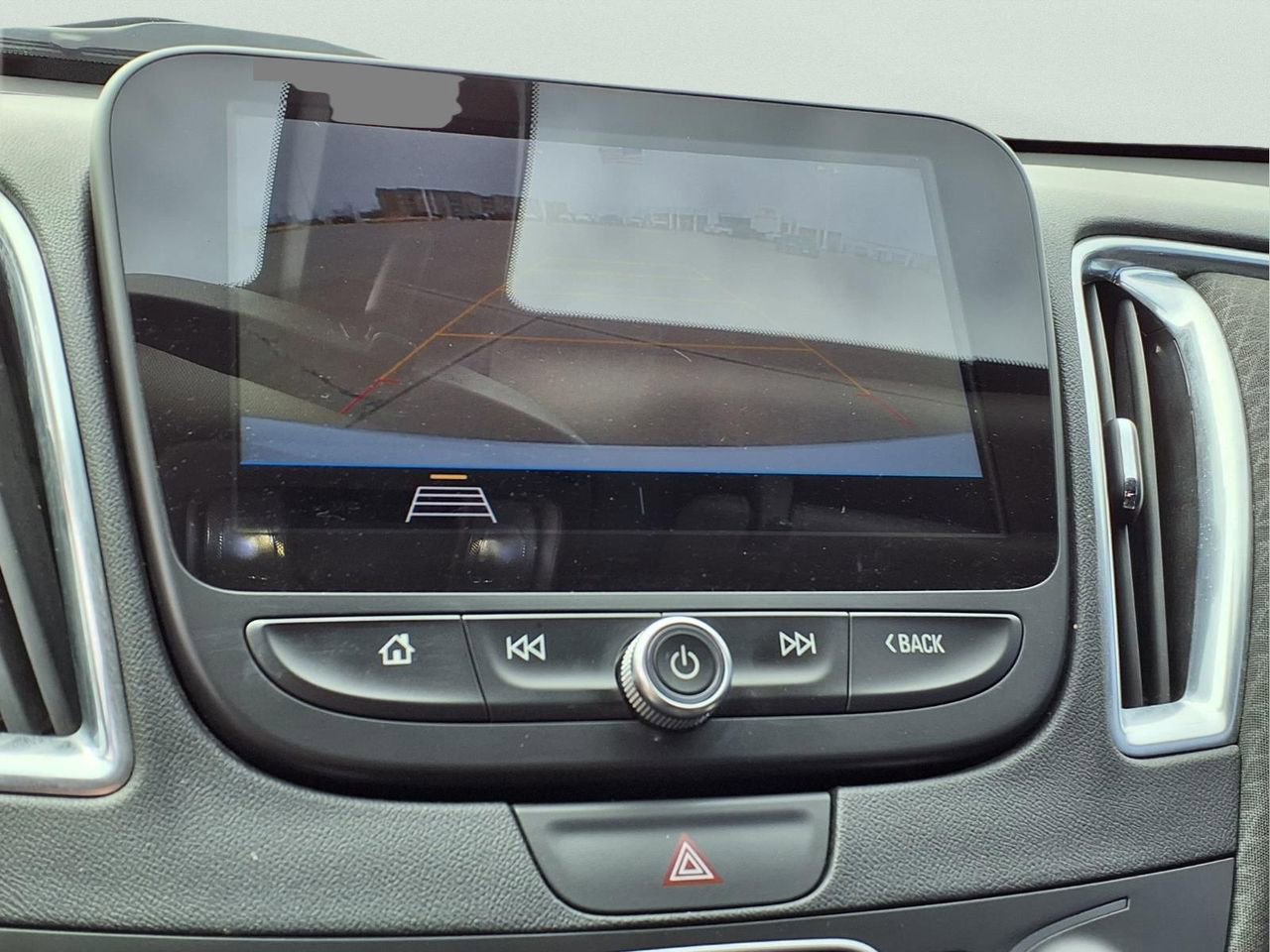 Used 2019 Chevrolet Malibu LT image 18