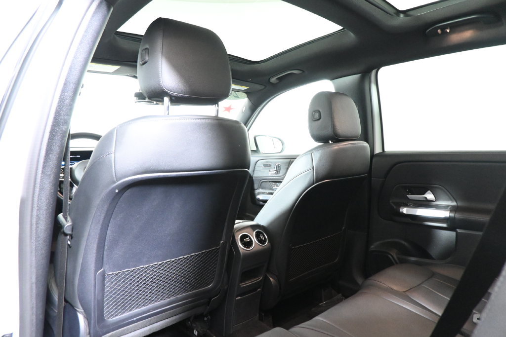Used 2023 Mercedes-Benz GLB 250 4MATIC image 29