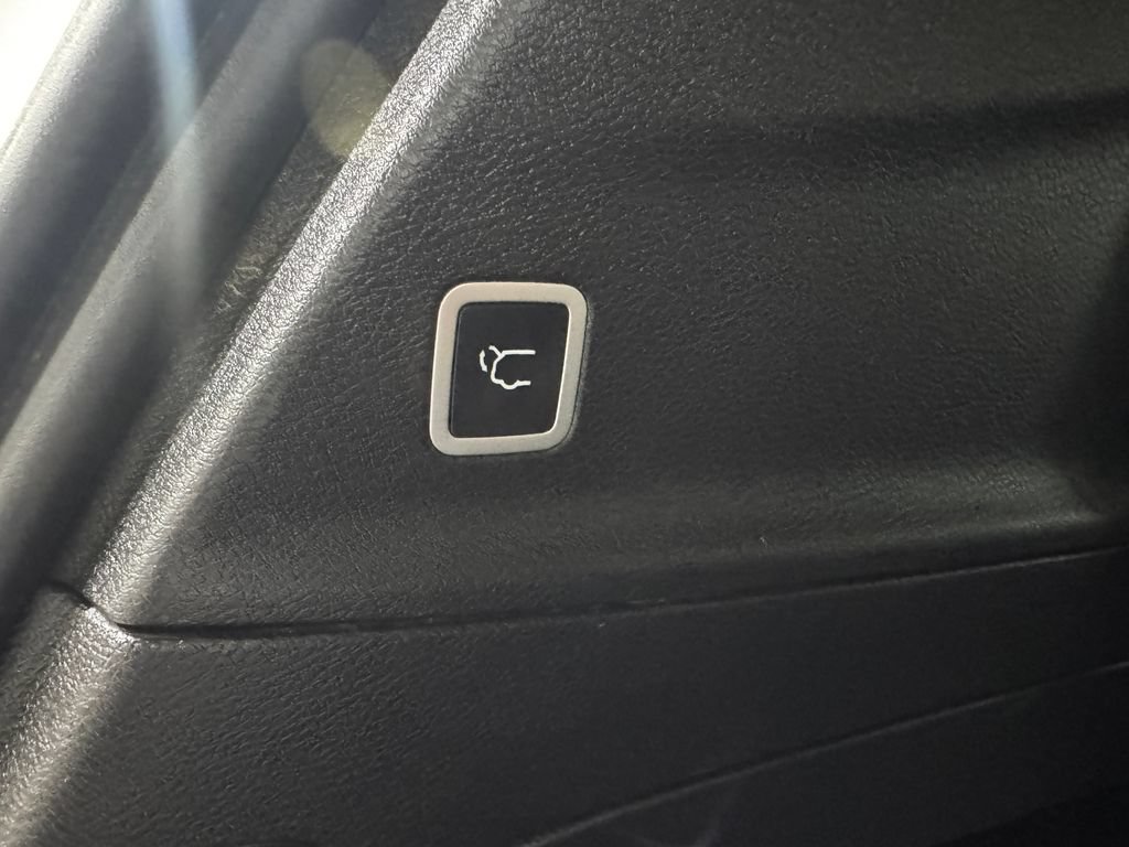 Used 2021 Chrysler Pacifica Touring w/ S Appearance Package FWD image 36