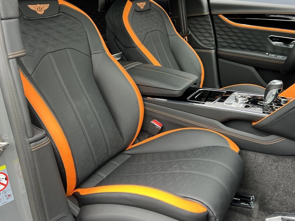 Certified 2025 Bentley Flying Spur Plug-In Hybrid image 60