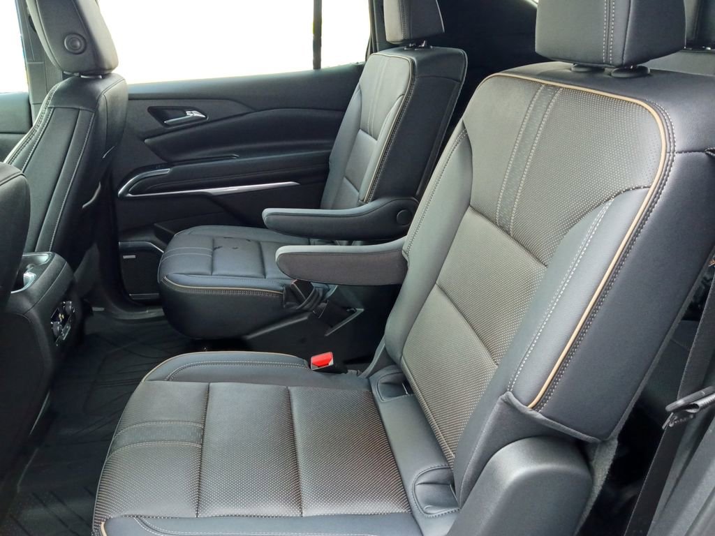 Used 2025 Chevrolet Traverse High Country image 22