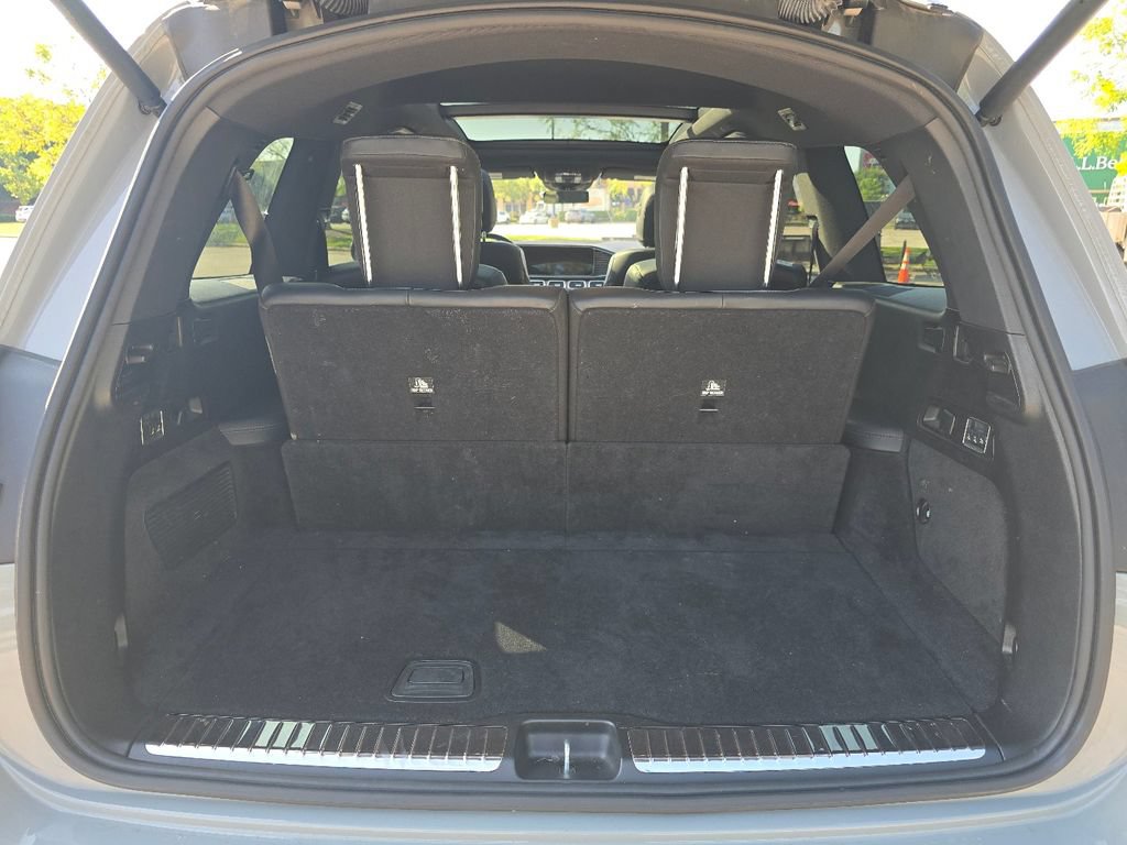 Used 2024 Mercedes-Benz GLS 580 4MATIC image 17