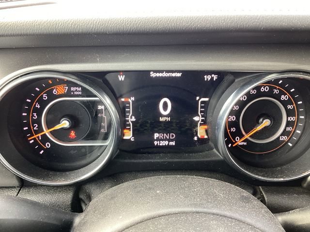 Used 2018 Jeep Wrangler Unlimited Sahara w/ Cold Weather Group image 10