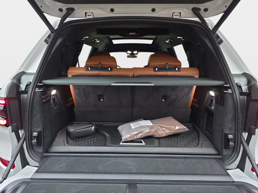 New 2027 BMW X7 M60i AWD/4WD image 12