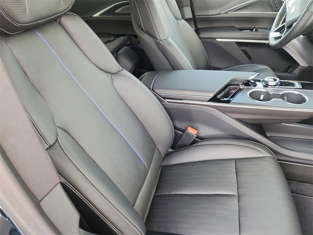 New 2026 Cadillac Lyriq Premium Luxury image 9