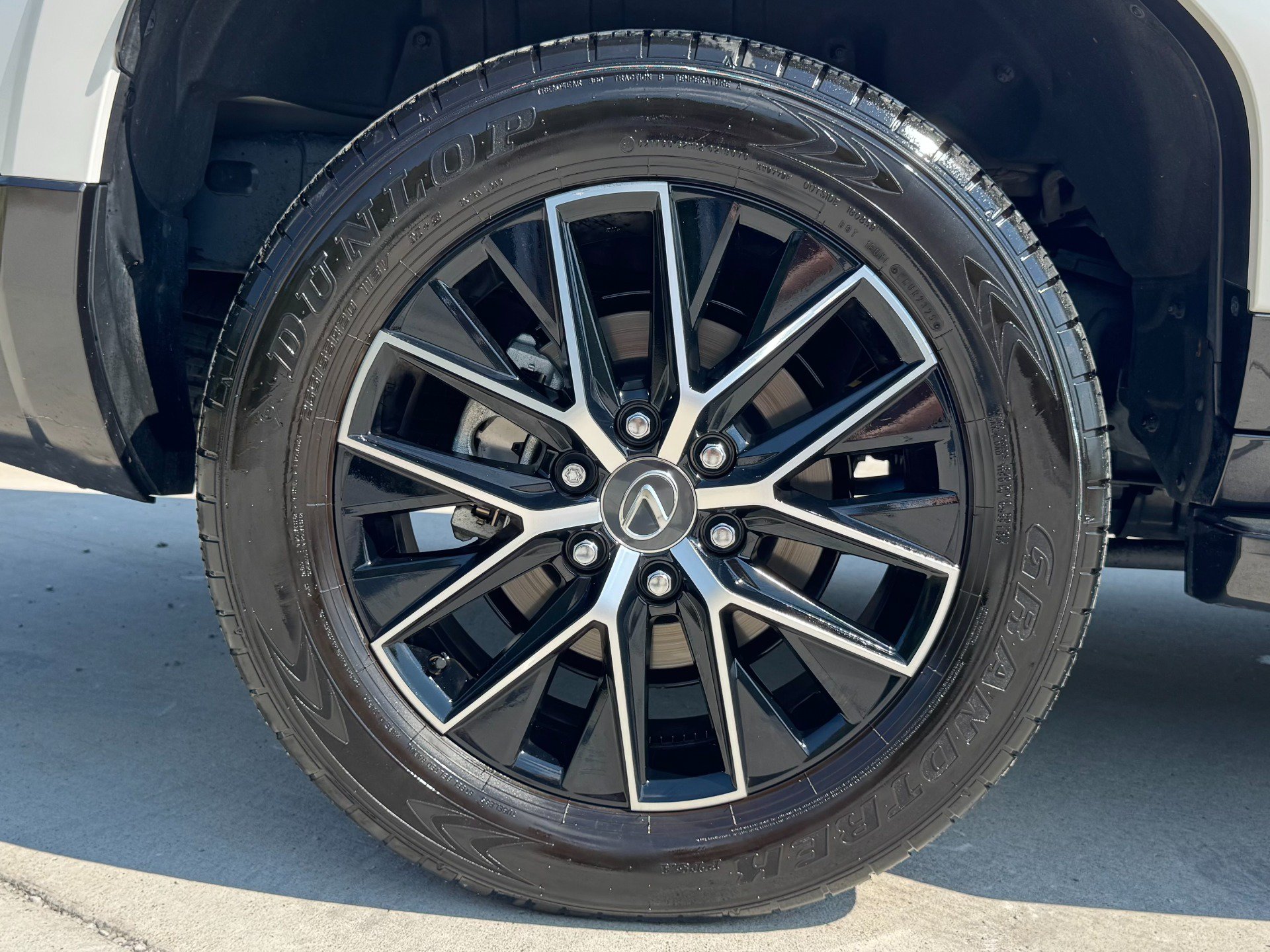 Used 2025 Lexus GX 550 w/ Cold Area Package AWD/4WD image 79