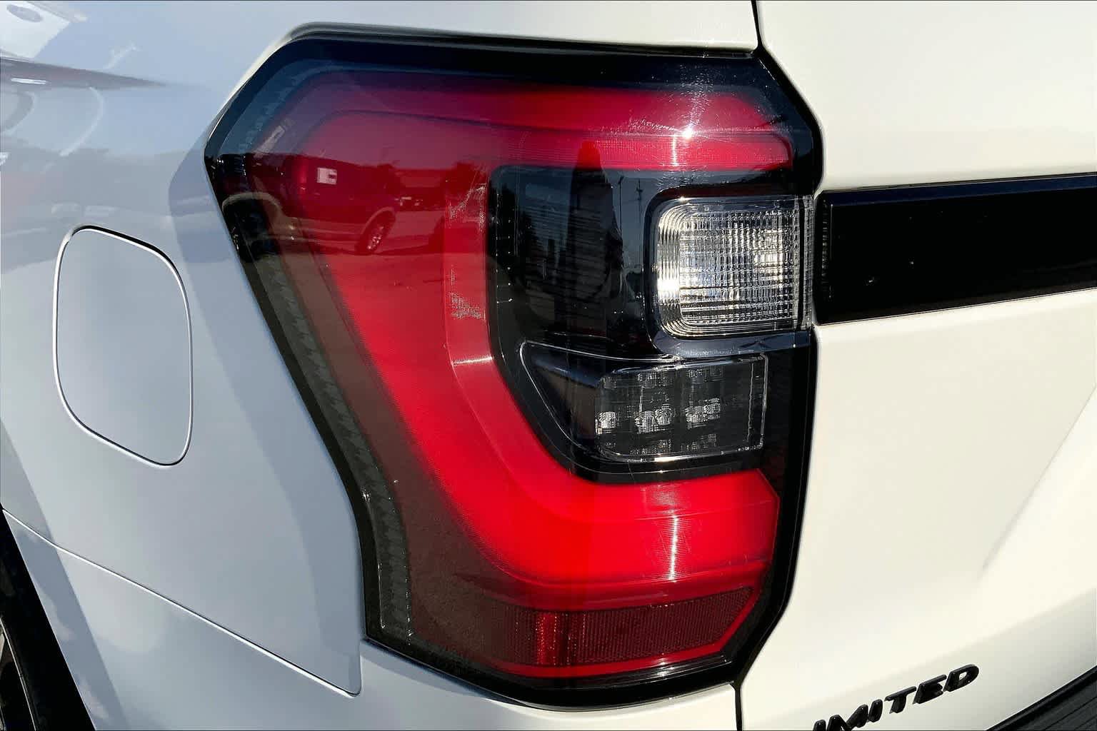 Used 2021 Ford Expedition Limited RWD image 26