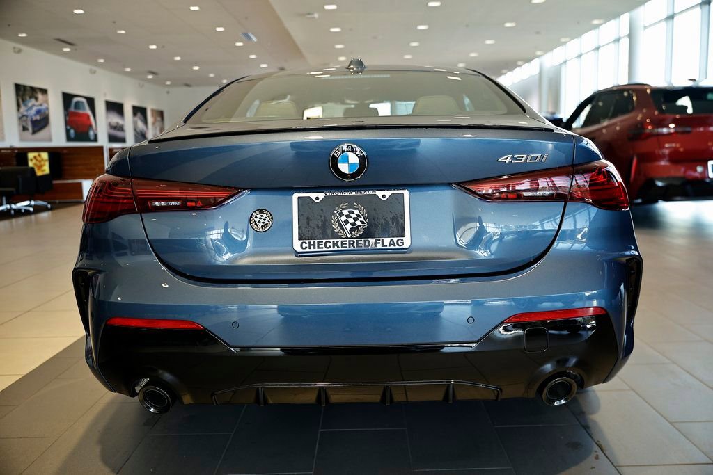 New 2026 BMW 430i Coupe w/ M Sport Package image 9