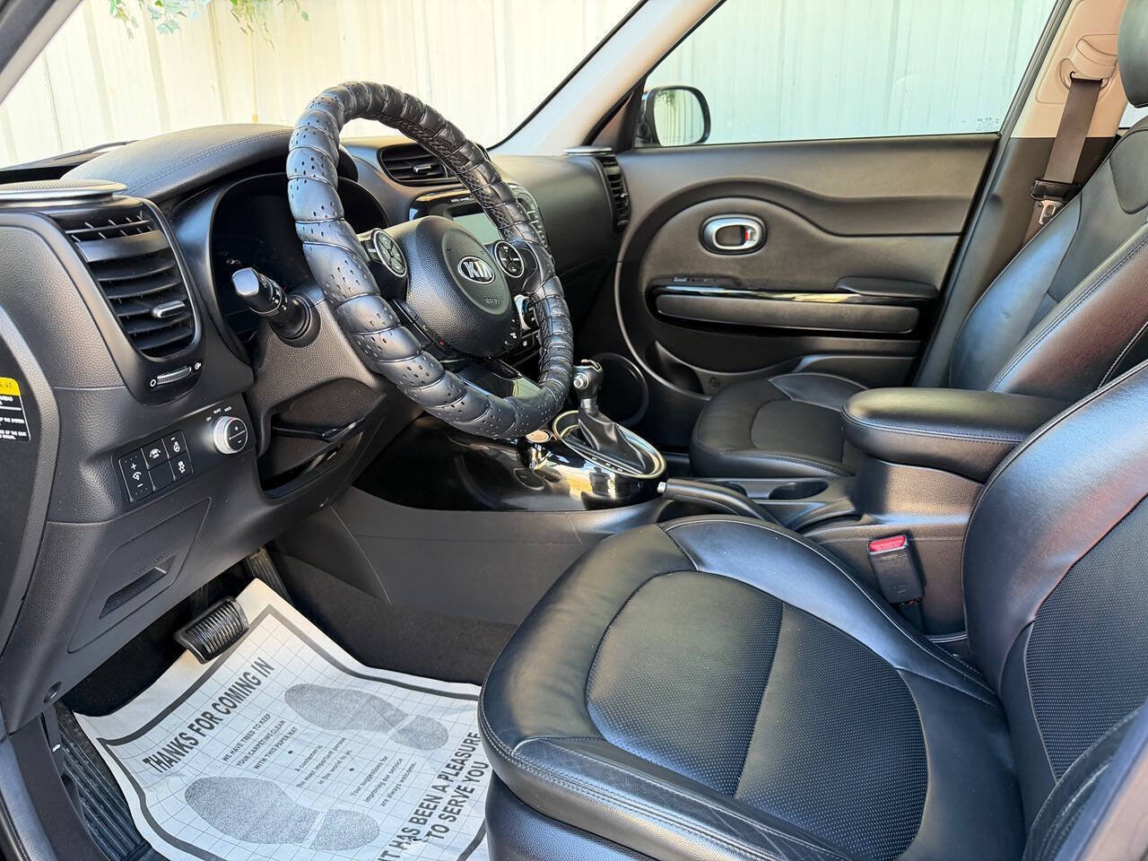 Used 2016 Kia Soul ! w/ Premium Package FWD image 6