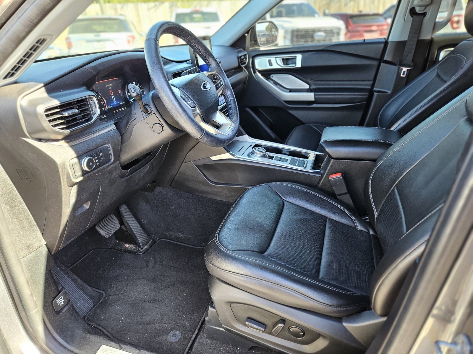 Certified 2022 Ford Explorer Limited w/ Limited Technology Package image 19