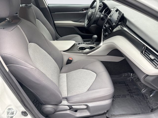 Used 2021 Toyota Camry LE image 16