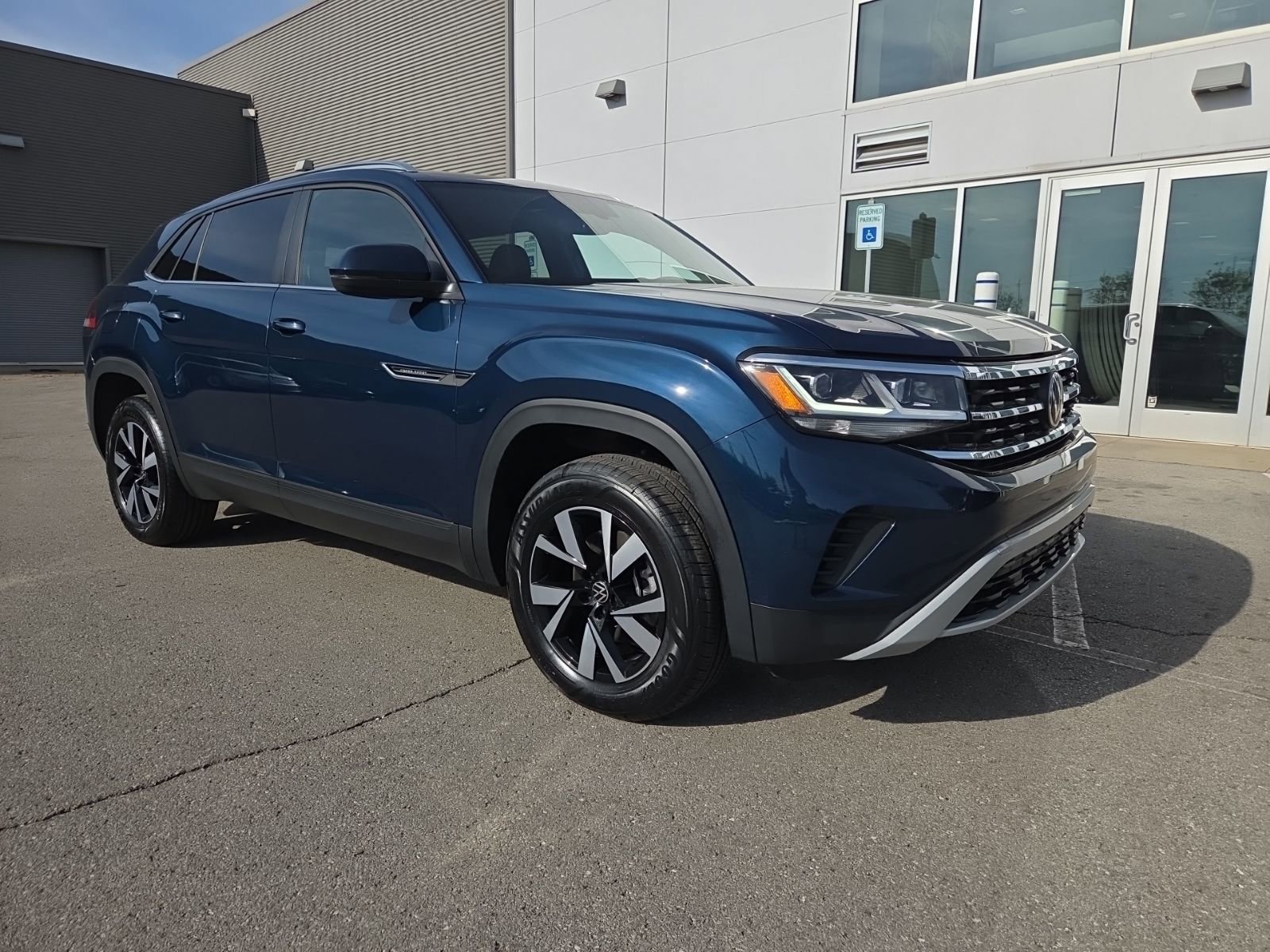 Certified 2023 Volkswagen Atlas Cross Sport SE AWD/4WD image 30