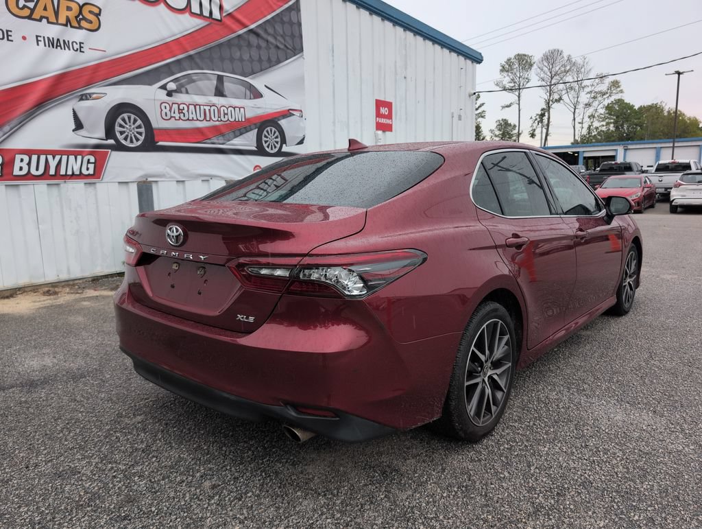 Used 2021 Toyota Camry XLE FWD image 8