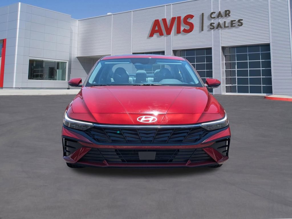 Used 2025 Hyundai Elantra Limited FWD image 2