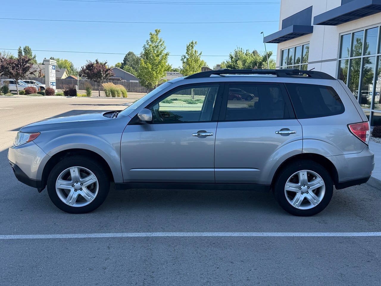 Used 2009 Subaru Forester 2.5X Limited AWD/4WD image 7