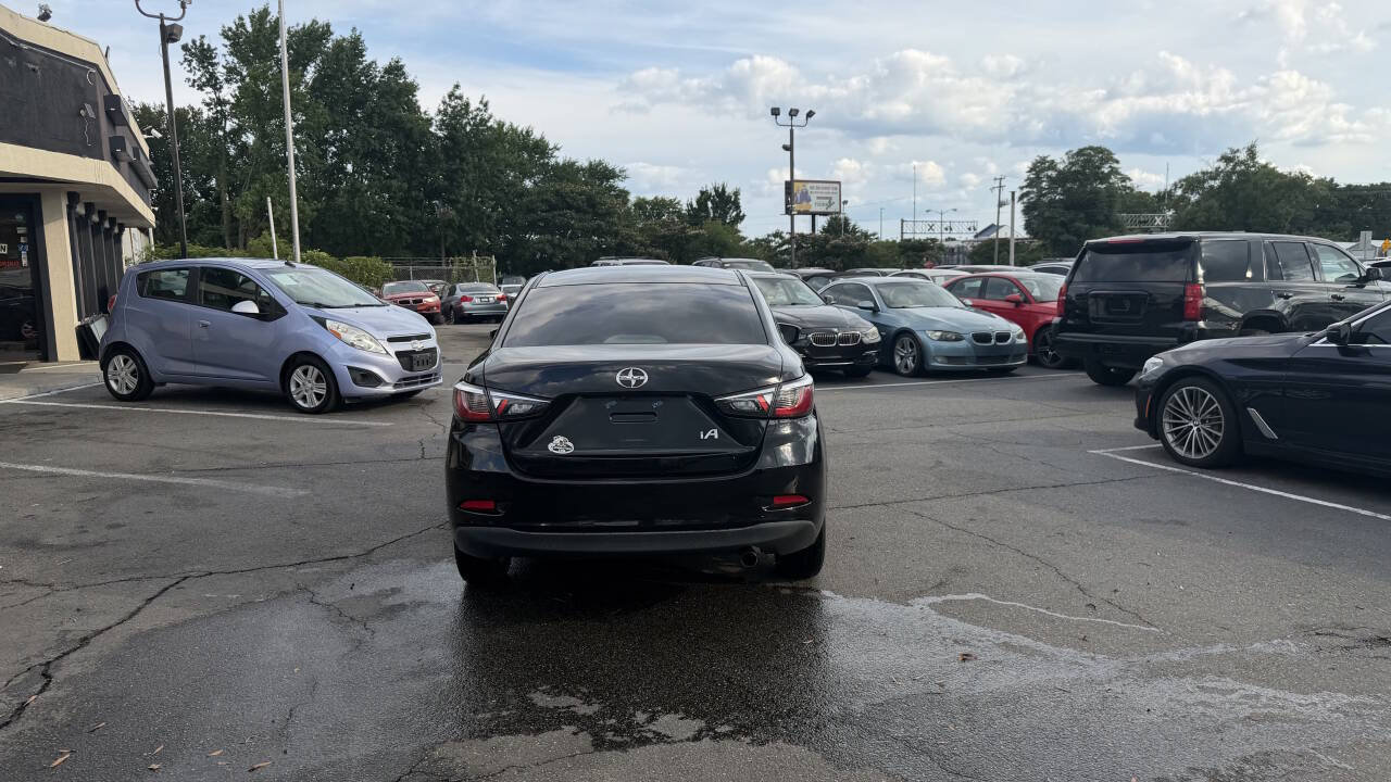 Used 2016 Scion iA FWD image 9