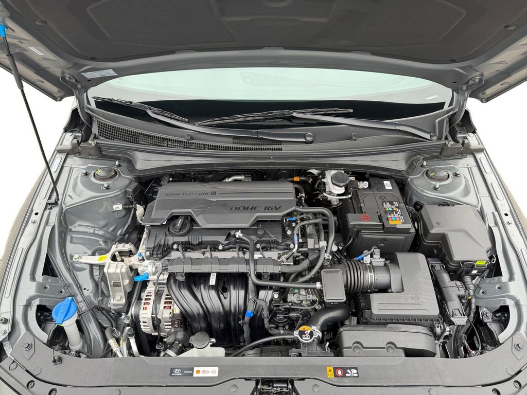 Used 2025 Hyundai Elantra Sport image 24